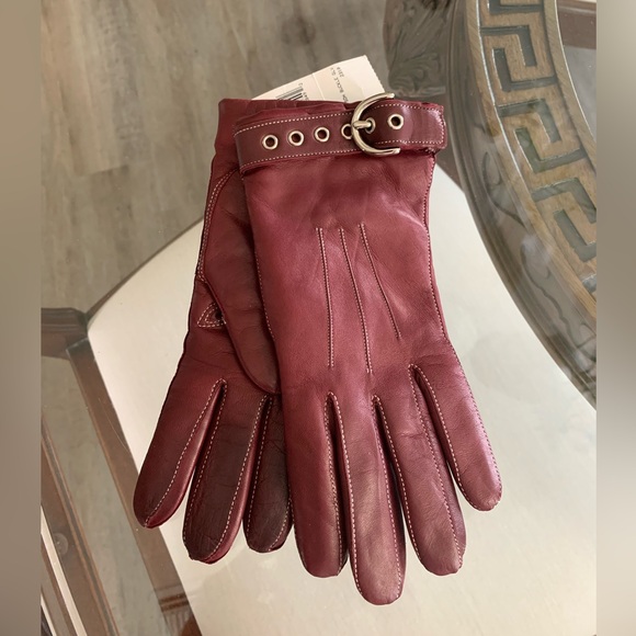 Coach Accessories - ♥️♥️COACH SOFT LEATHER GLOVED WITH CASHMERE LINING!♥️♥️